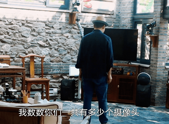 女生|漫展上的制服与偷窥:是女生有伤风化,还是男性偷拍有错?