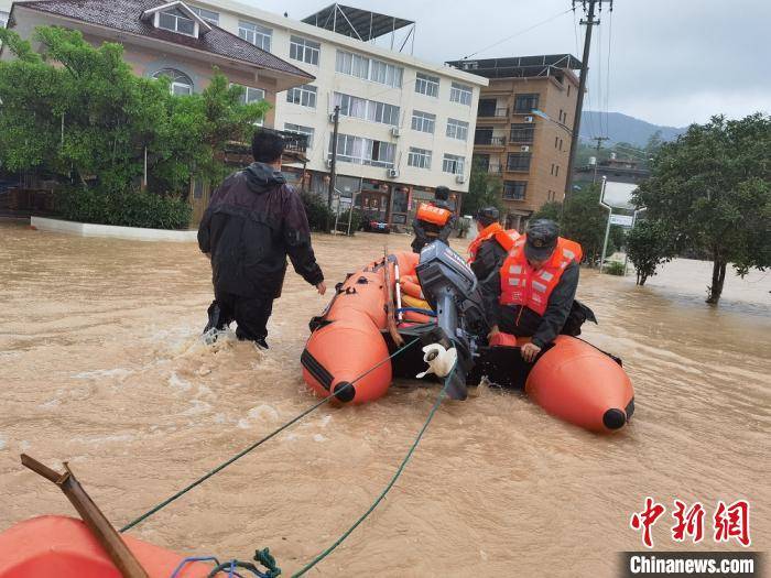 救援|“黑格比”致浙江温州多地受灾 武警力量集结驰援