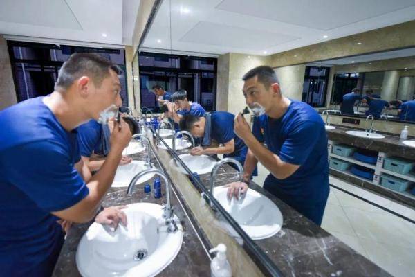 橙色|橙色号的故事丨我们这一天