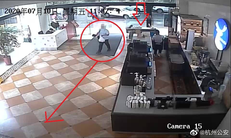 周偷|工作生活都不顺，杭州创业男子为发泄情绪三周偷五次外卖丢弃