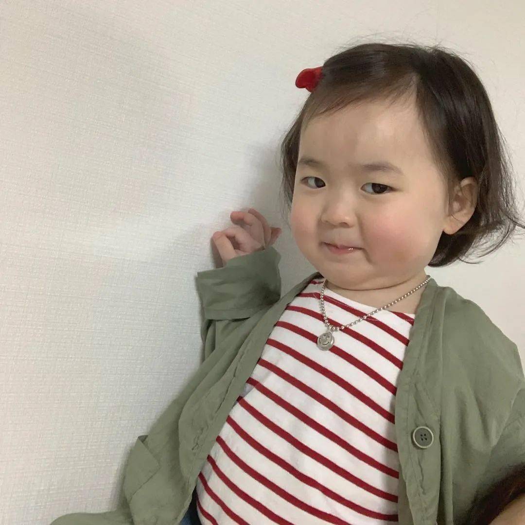 神态|4岁女孩活成“乡镇女老板”,13万网友惊叹:这神态,一般人模仿不来