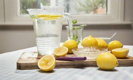 柠檬|「加大码」卫诗宣传新歌,全网惊叹:身形比得上张惠妹?!