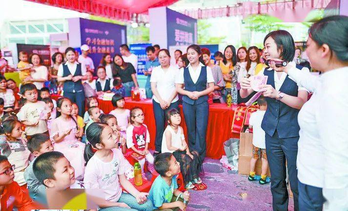 厦门日报社|超嗨！火爆抖音“鬼步舞”夫妇、网红健身达人、炫酷高科技…都来了！必须打卡