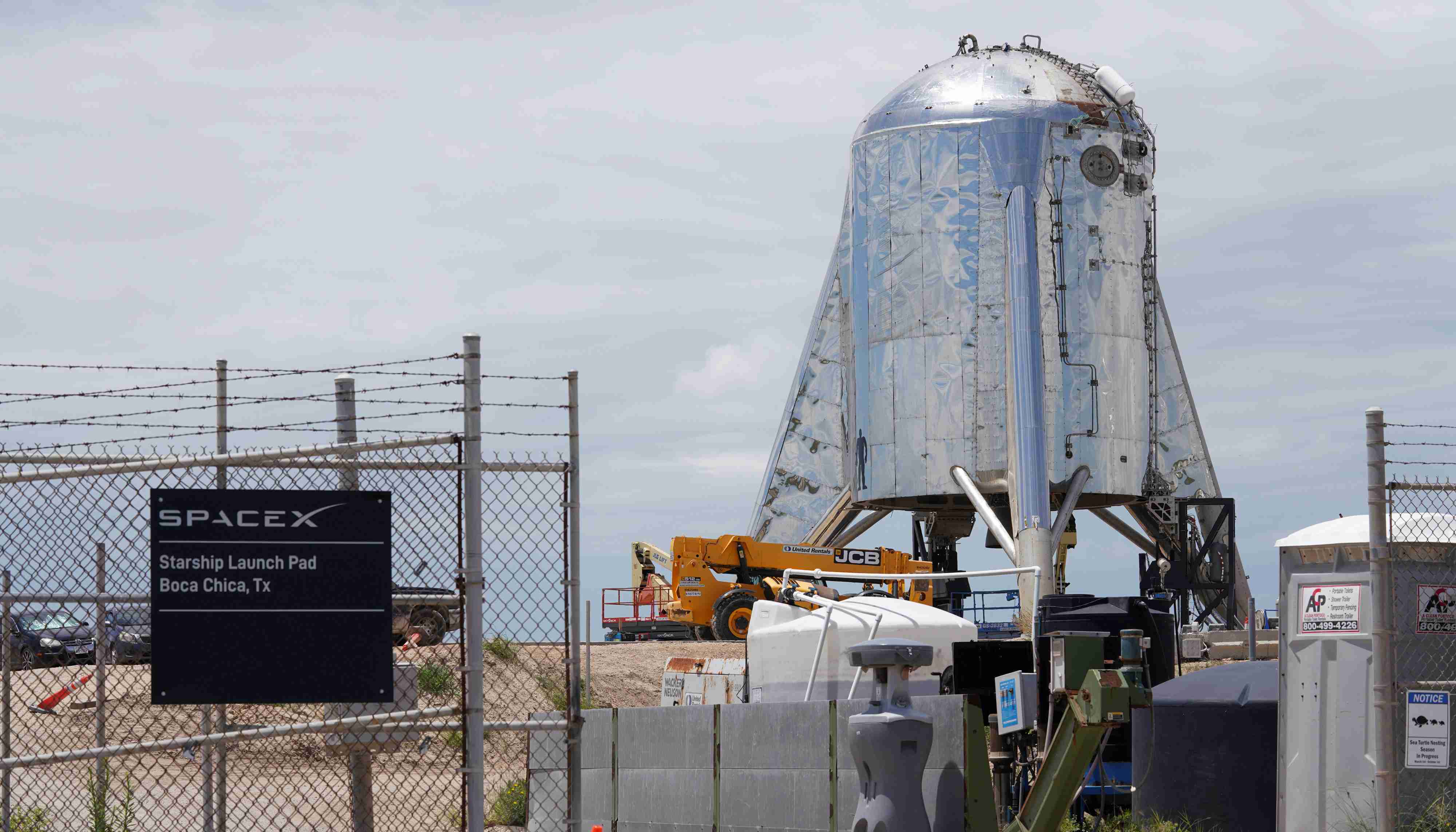 SpaceX完成“星舰”空中悬停，载人探火星还远吗？