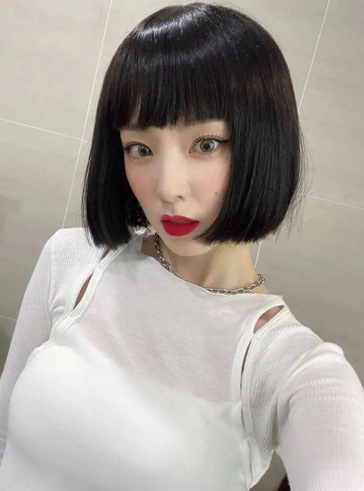 眼睛|还没掌握女团同款的“太阳花睫毛”？是时候看看Irene了！