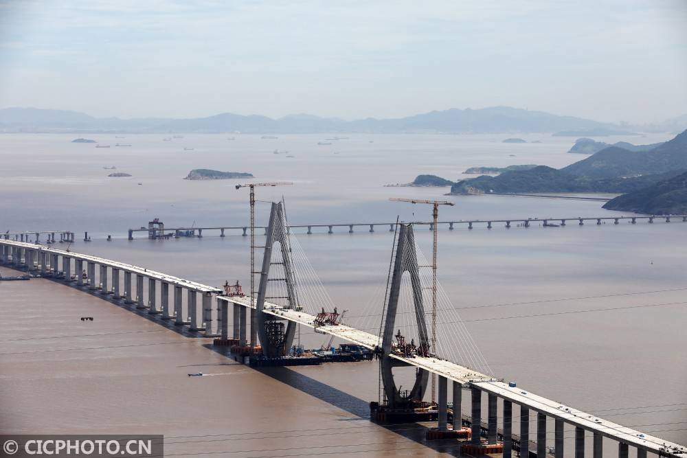 浙江舟山:舟岱大桥似蛟龙出海