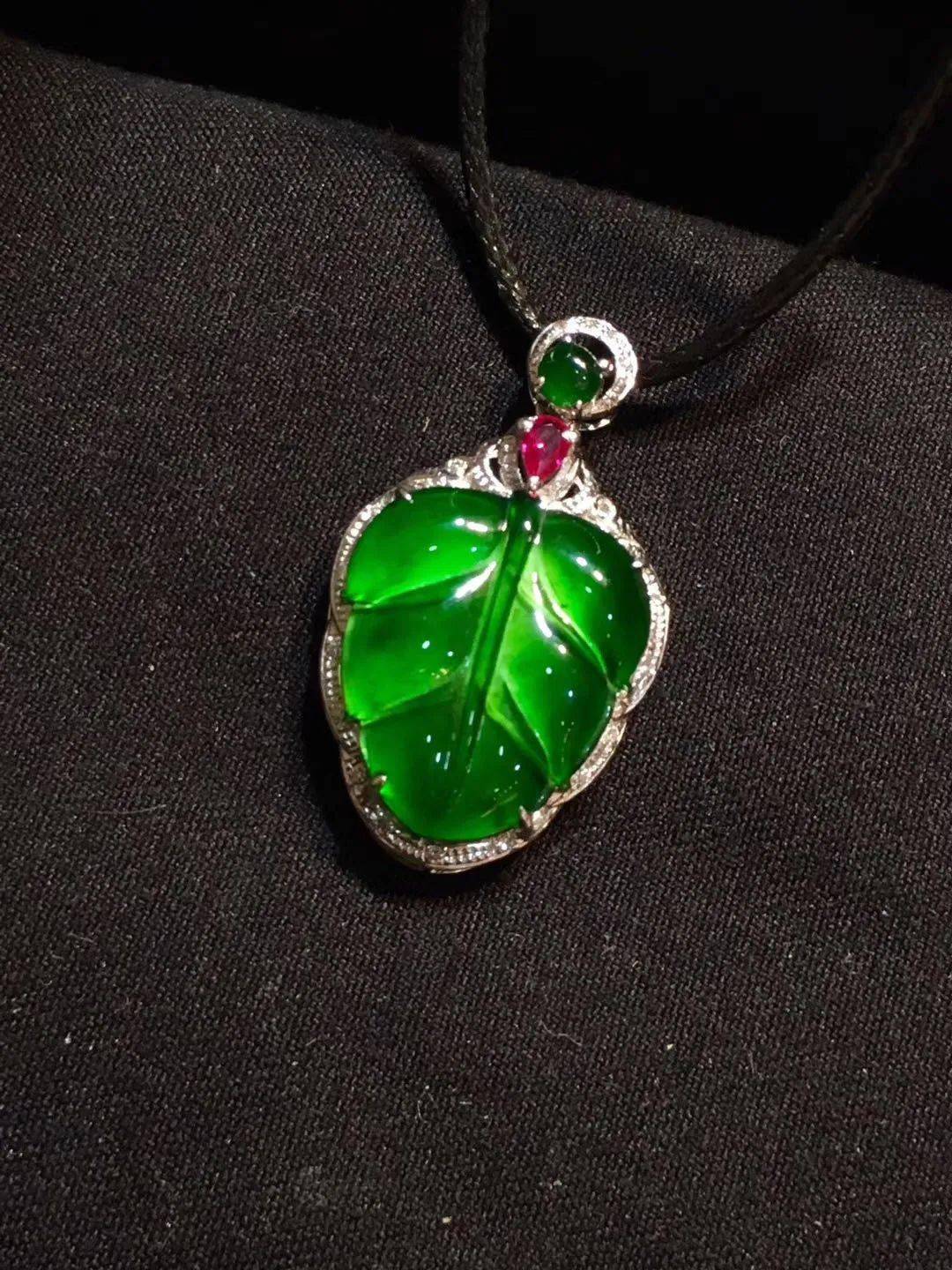 子和|布达拉宫用了多少吨金子和珠宝用来装饰呢？说出来你都不敢相信