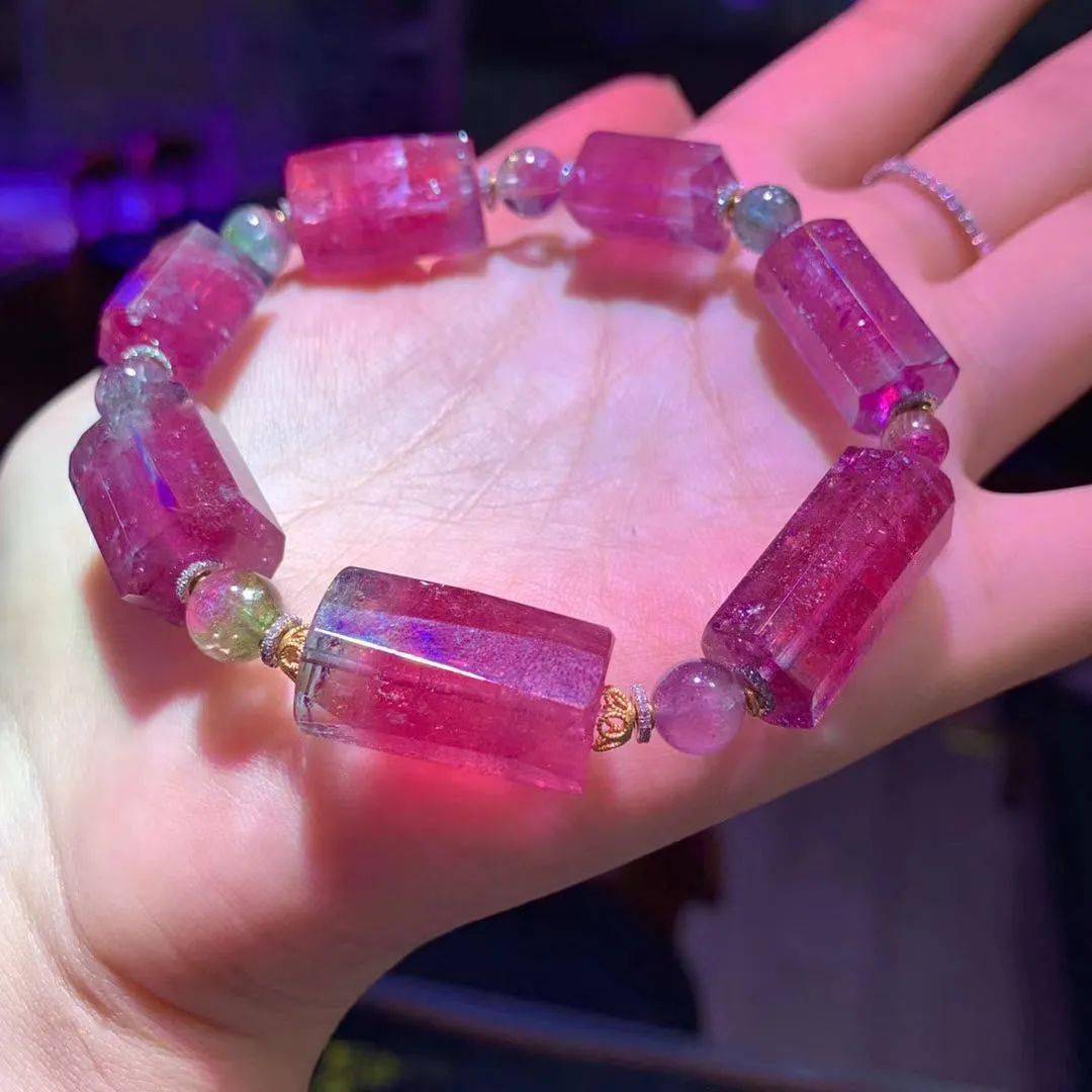 子和|布达拉宫用了多少吨金子和珠宝用来装饰呢？说出来你都不敢相信