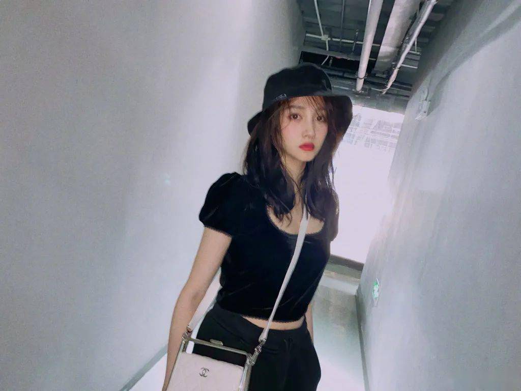 眉毛|美人计 | 警告！关晓彤这么化妆，她行；你我，不行