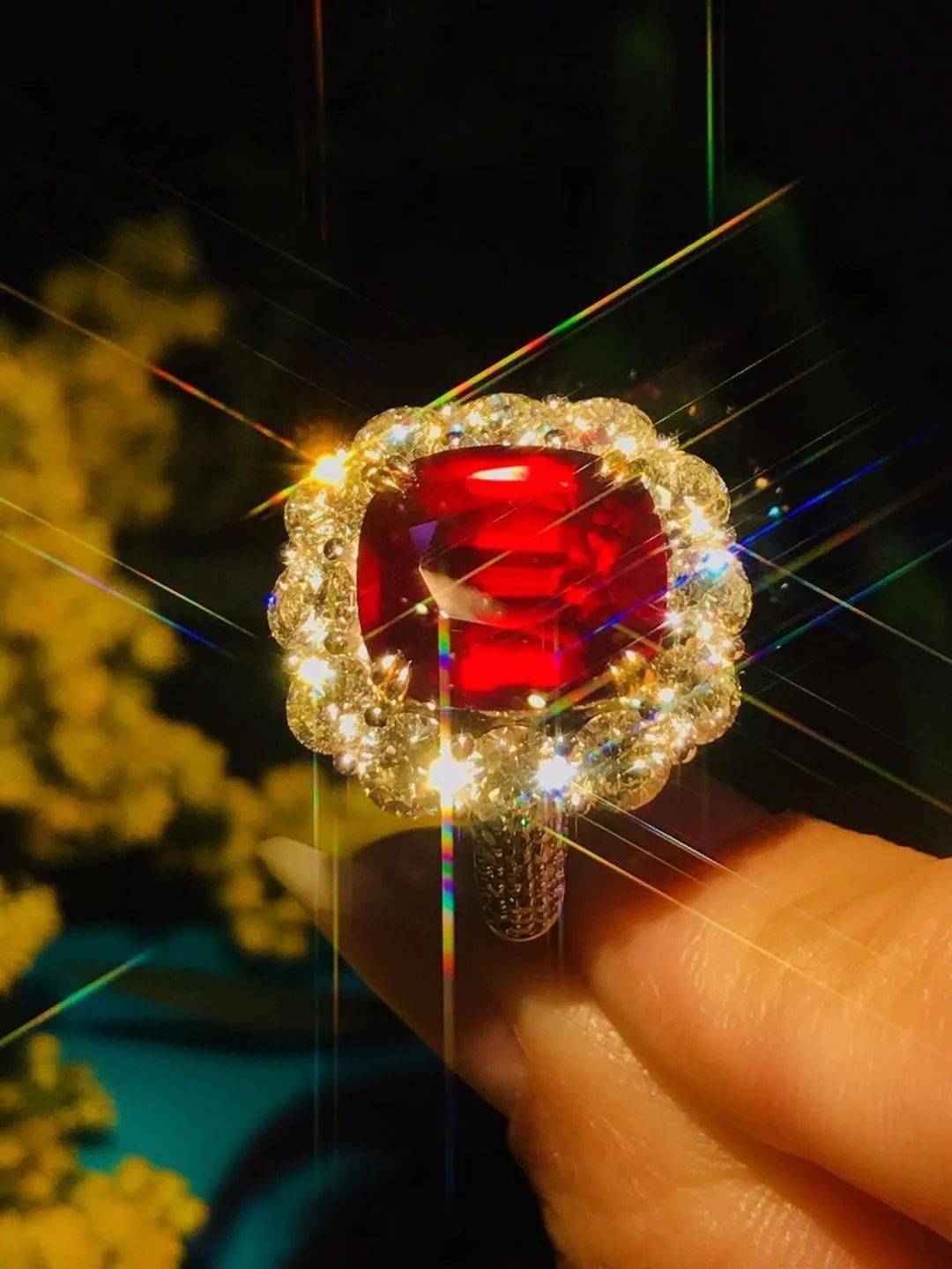 子和|布达拉宫用了多少吨金子和珠宝用来装饰呢？说出来你都不敢相信