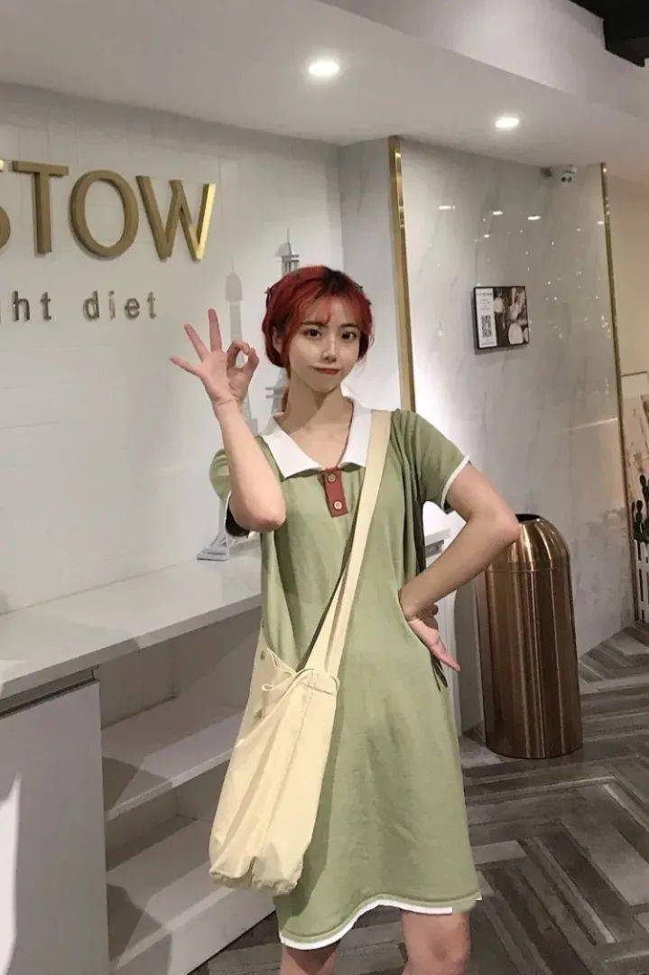 包包|谁说背帆布包的王漫妮，只配给太太圈端茶送水？