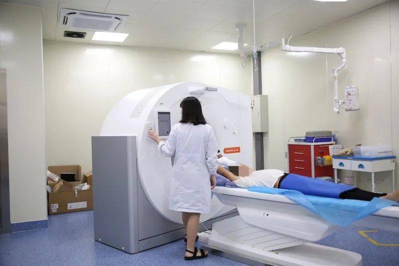 all32排64层螺旋ct以及西门子ysio max 双板dr,并配置了先进的软件,在