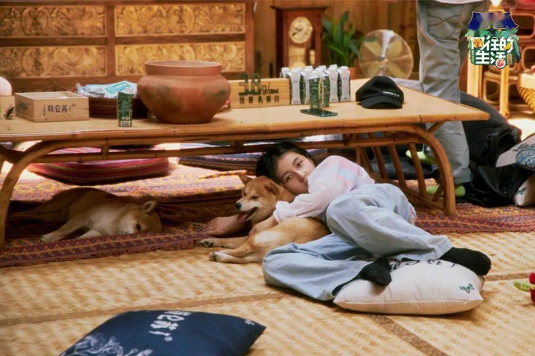 肌肤|欧阳娜娜和张子枫的少女护肤法，原来是我们向往的护肤植物学~