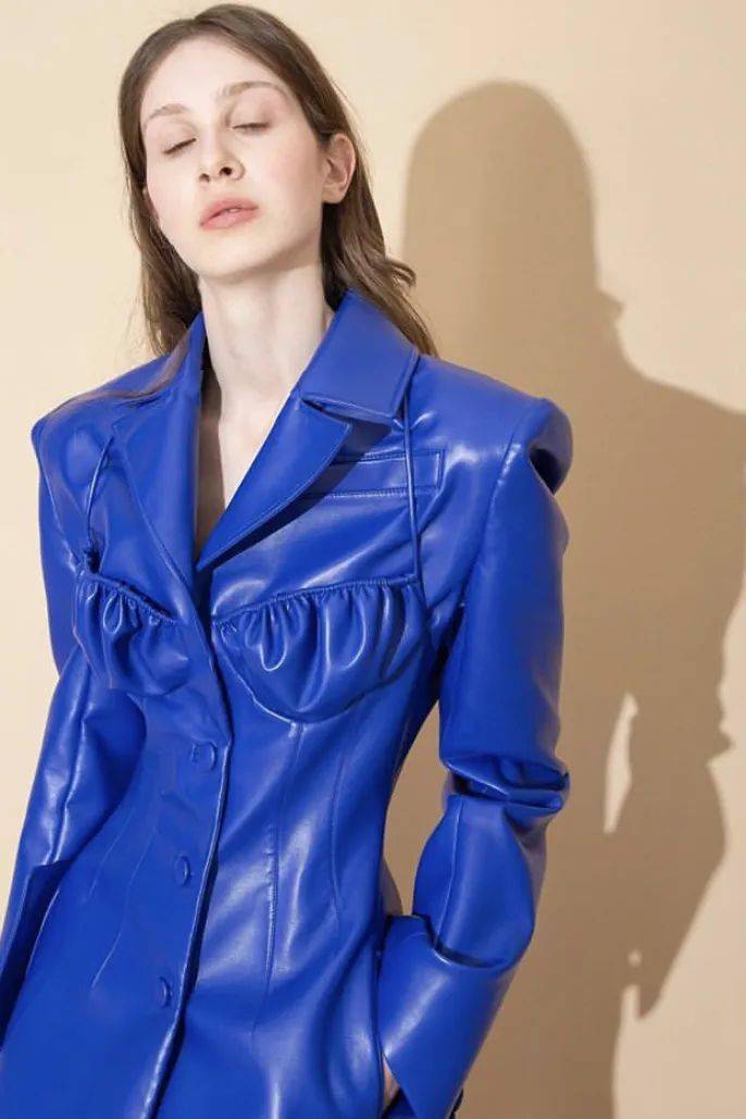 时装|想做不撞衫大赛的冠军，你还缺一件格鲁吉亚的时装