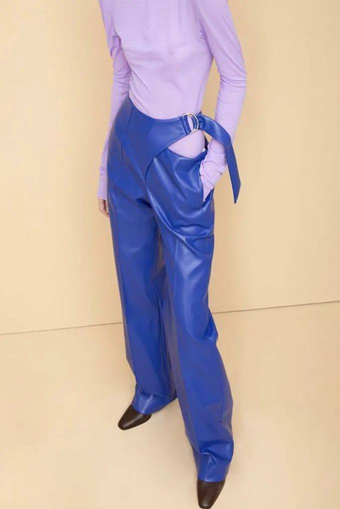 时装|想做不撞衫大赛的冠军，你还缺一件格鲁吉亚的时装