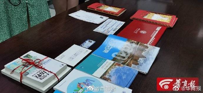 通知书|陕西首张高考录取通知书寄出还有特殊礼物附赠