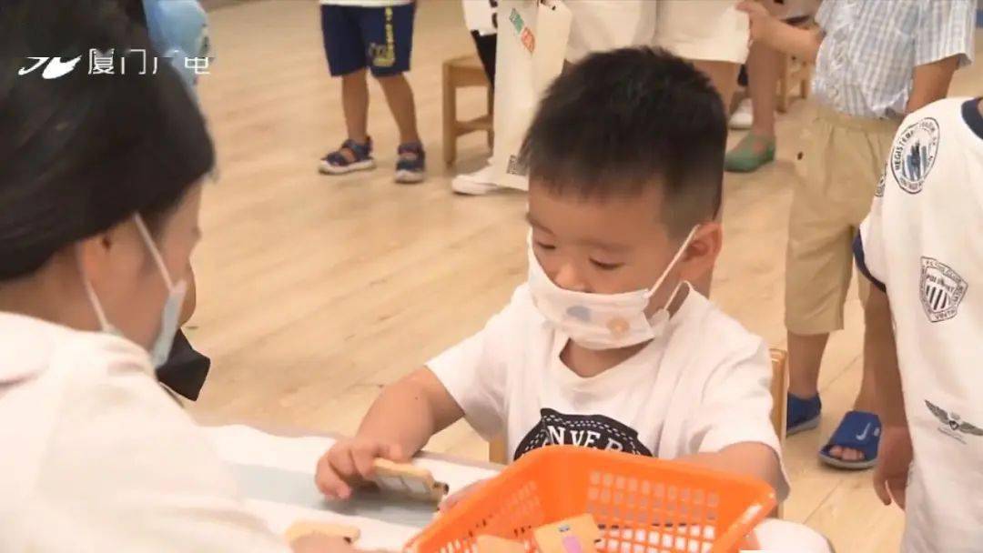 公办幼儿园|直击现场！厦门公办幼儿园今报名，只有一天！又有家长彻夜排队？