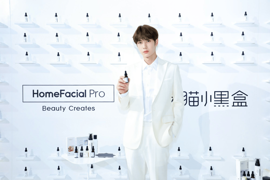 线条|她用一杆马克笔把简洁线条玩成了世界潮流！