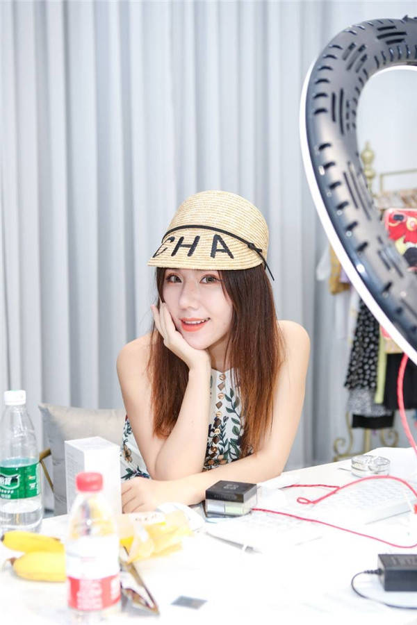 直播|柯桥首个网红电商基地落户长发国际