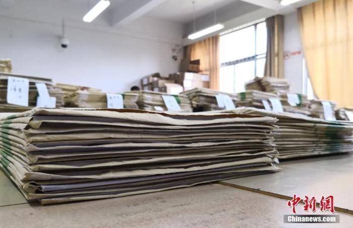 通知书|各地高招录取密集开启 高校录取通知书陆续寄出