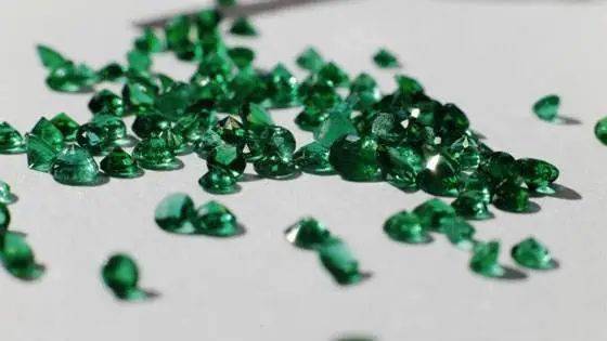 颜色|晒黑了怎么办？想要快速变白,这么戴珠宝就对了!