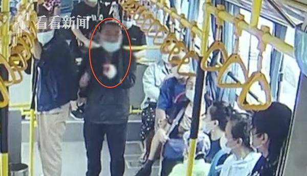徐彬|男子缠“渗血”纱布乞讨 公交司机一声吼当场拆穿
