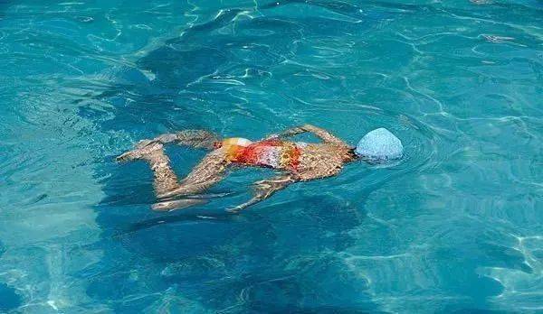 野泳：长距离游泳动作变化与野外实用泳姿讲解