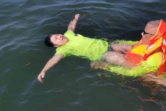 自救|山东省户外教育协会首期“自救防溺”培训班烟台养马岛举办