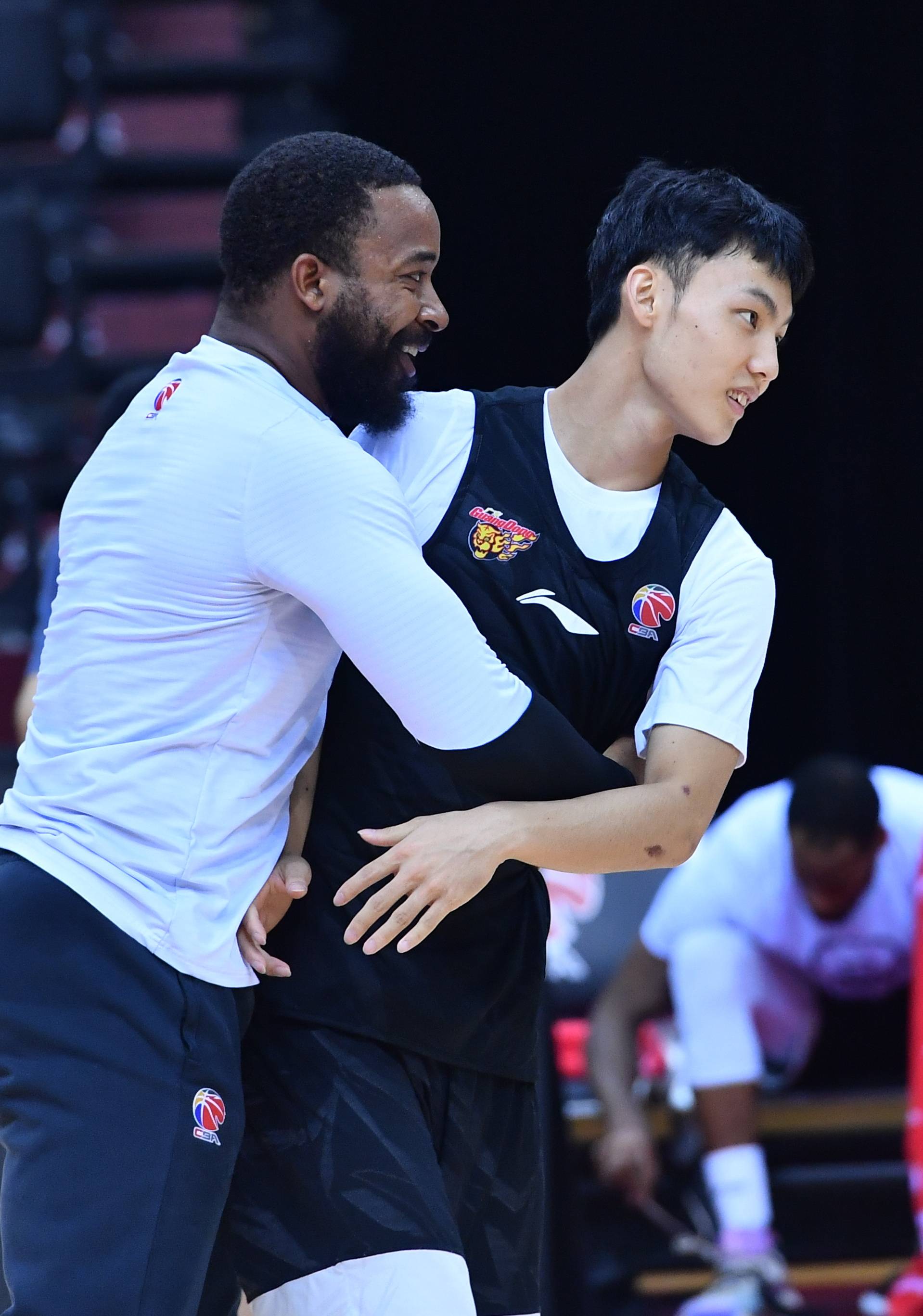 易建|篮球——CBA联赛总决赛：广东东莞银行队备战