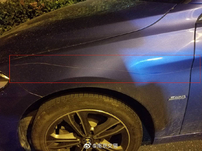 一斤白酒后断片 连划9辆车