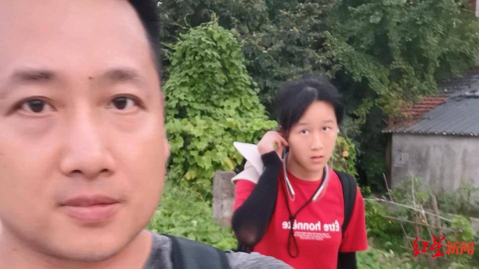再婚爸爸暑假带女儿18天从安徽徒步到浙江，每年假期父女都相聚网友赞：真好