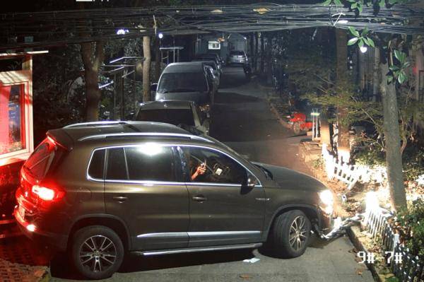 小区|情侣吵架，为何最终双双入班房？！