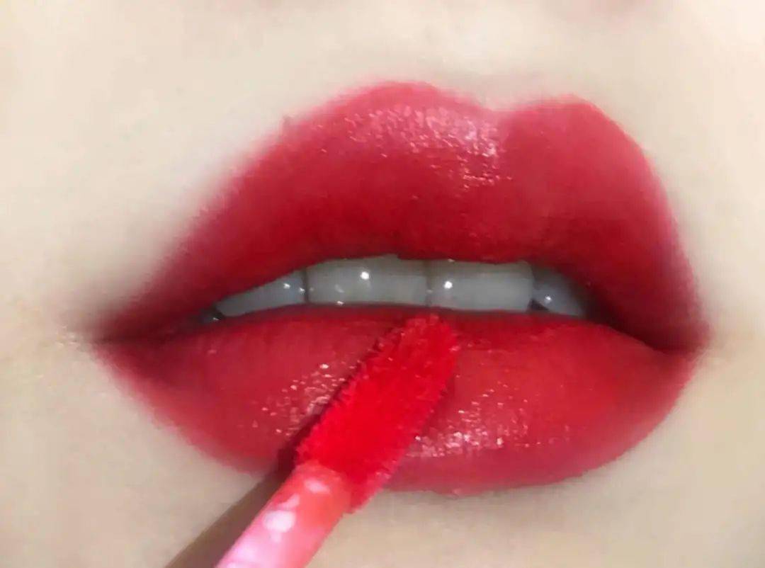 �Ŵ��У�����zhui���õ�ƽ�۲�ױ�ϼ�����˾���������