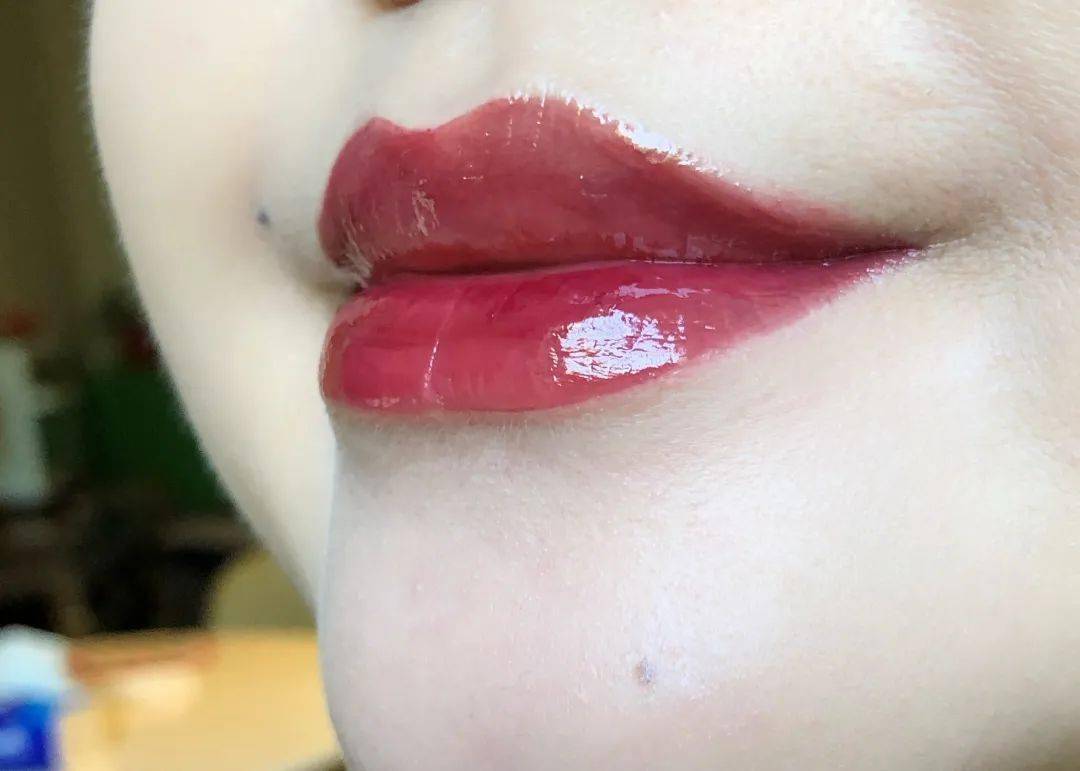 �Ŵ��У�����zhui���õ�ƽ�۲�ױ�ϼ�����˾���������