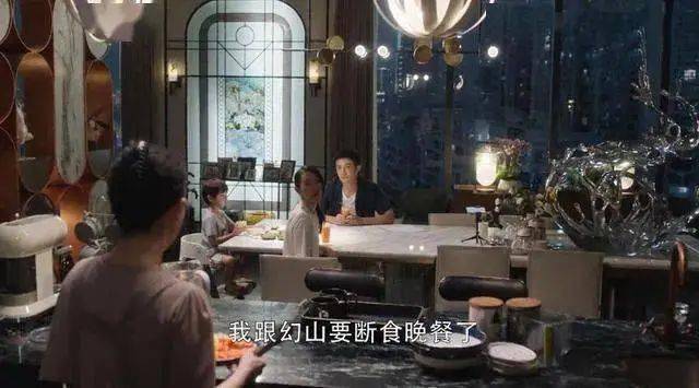 脚尖|三十而已 | 需要踮起脚尖才能够到的那种「好生活」（下）