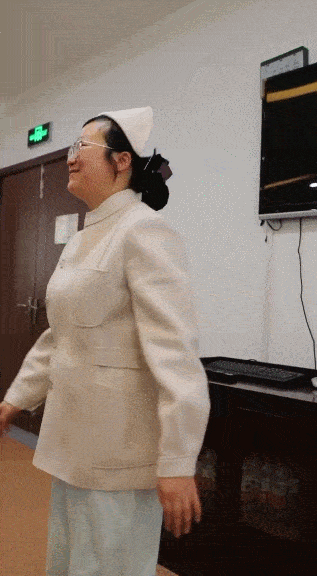 服装|护士换上“秀场款”护士服，太漂亮了