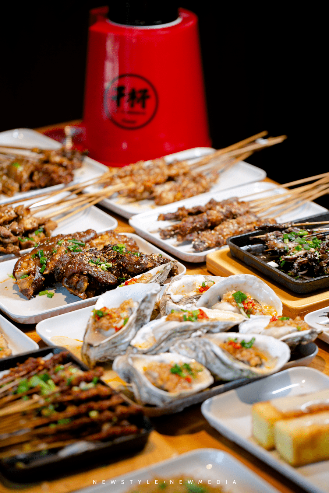 羔羊肉串|烧烤界“扛霸子”木屋烧烤又开新店！5.8折撸串喝酒