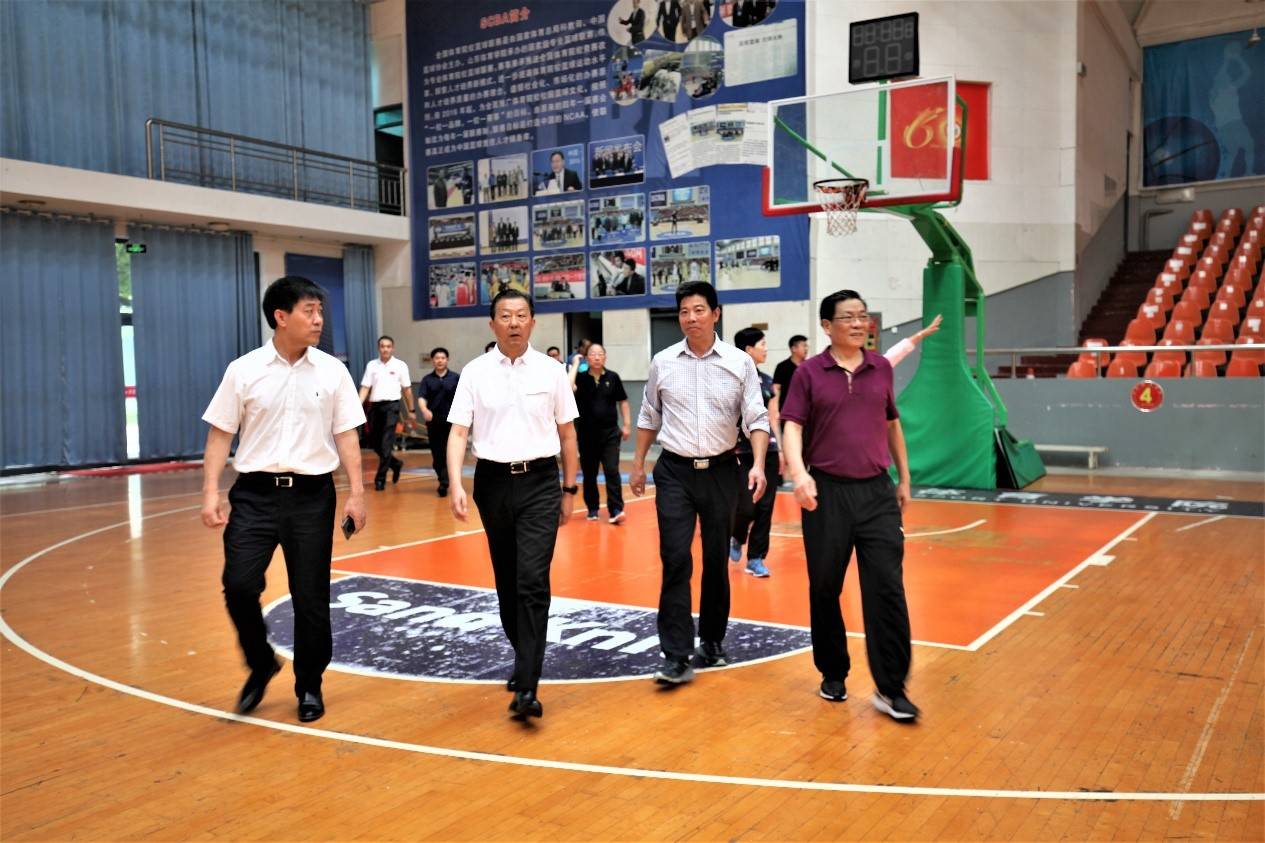 国家体育总局副局长李颖川一行到山东体育学院考察