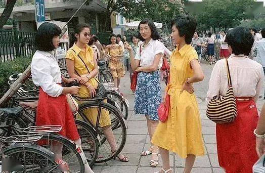 服装|定海流行服装变化史，你经历了哪些年代？时髦都赶上了吗？