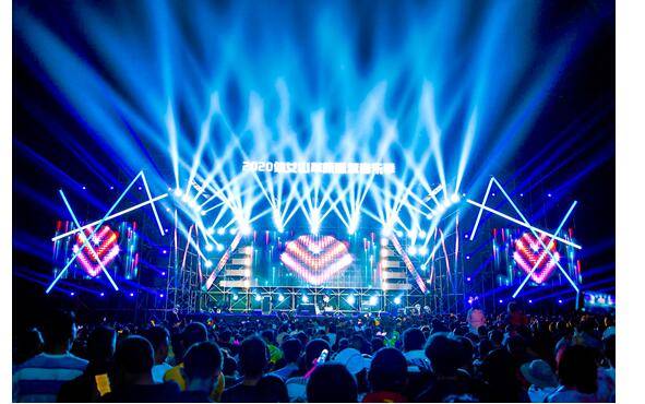 音乐|连续狂嗨4小时 仙女山电音之夜劲爆音浪来袭