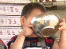 男子|假冒抗疫医护骗火锅吃？来，账单结一下