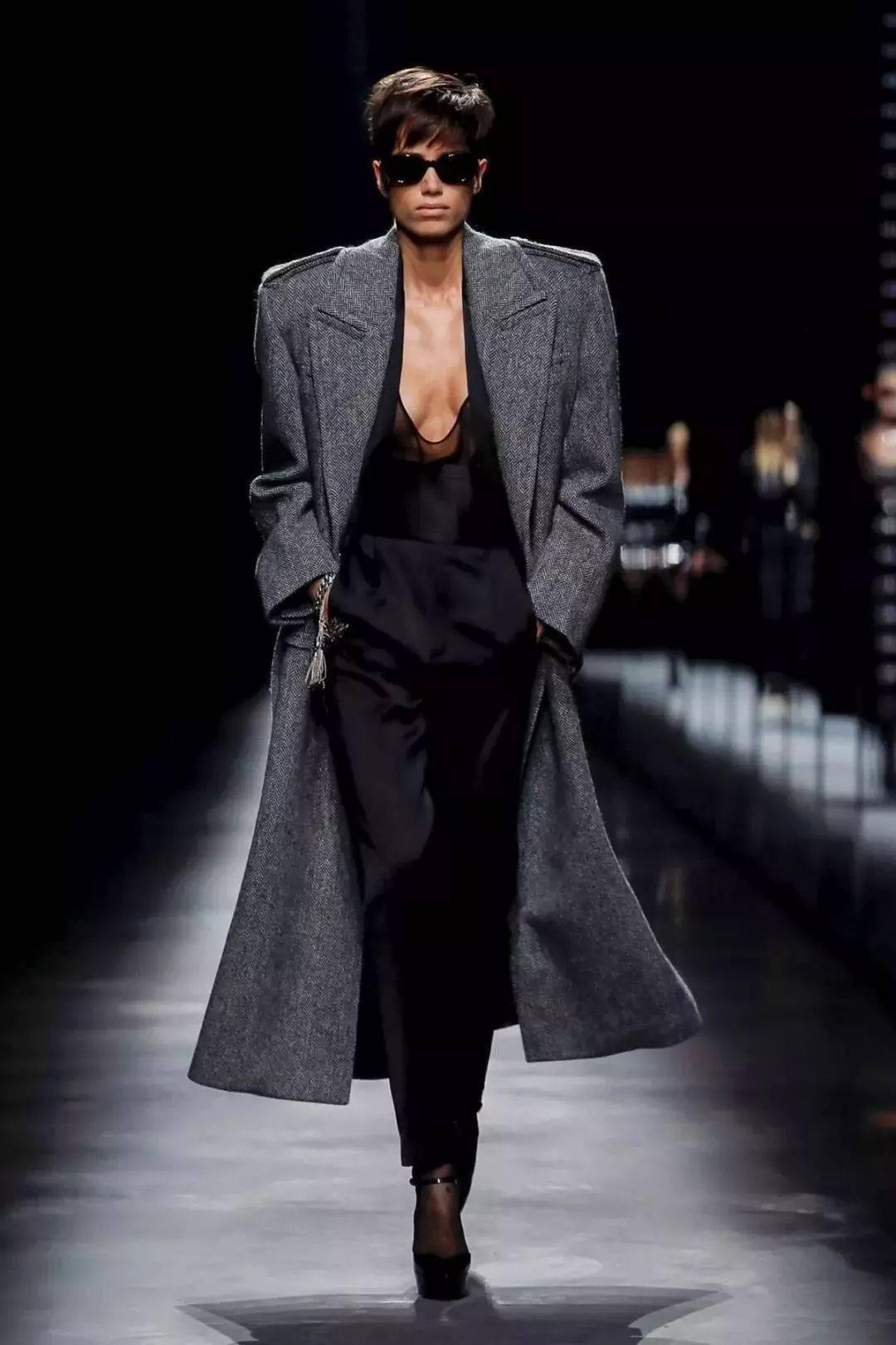 Anthony|夸张比例肩袖结构工艺设计！（廓形趋势）