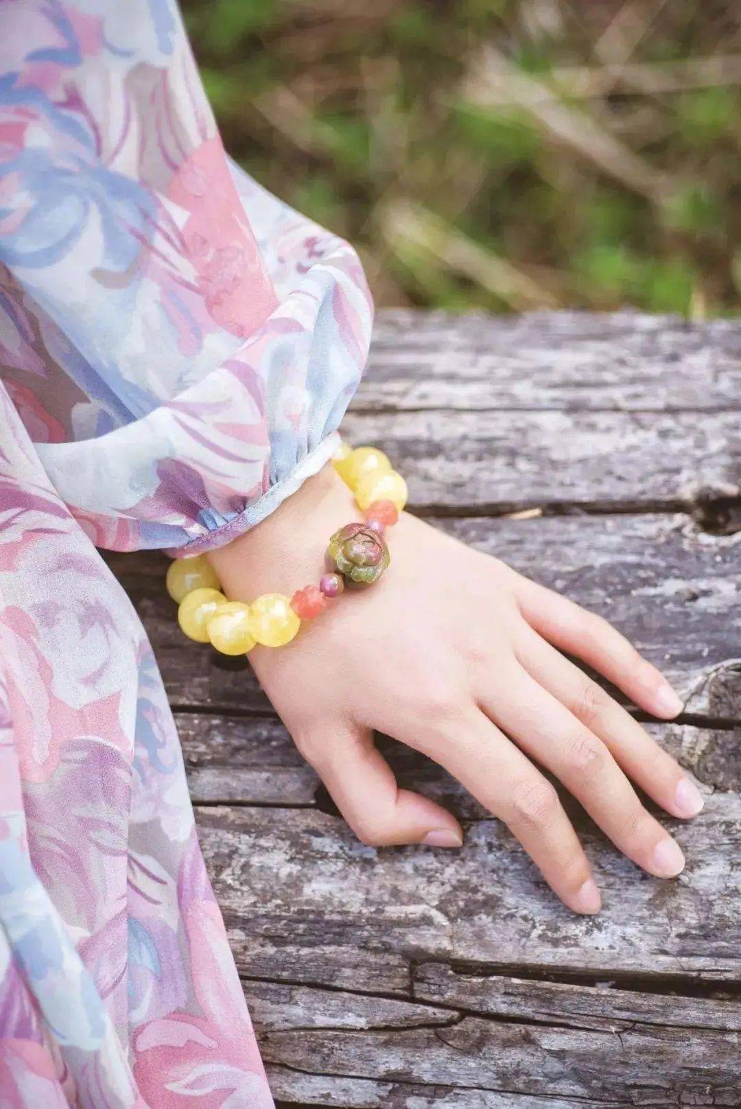 玉石|珠宝玉石佩戴讲究，睡觉是戴着还是取下？戴错了后果很严重！