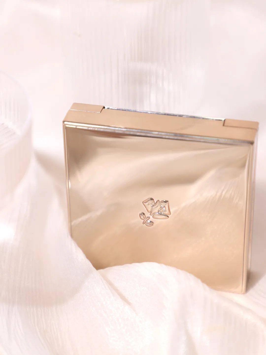 纪梵|贵妇气垫测评2.0 | 900块的大佬输太惨了吧！！