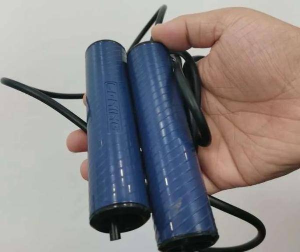 女士|女子穿金戴银被抢，对方却只夺走一根28元的跳绳？？他这样解释……