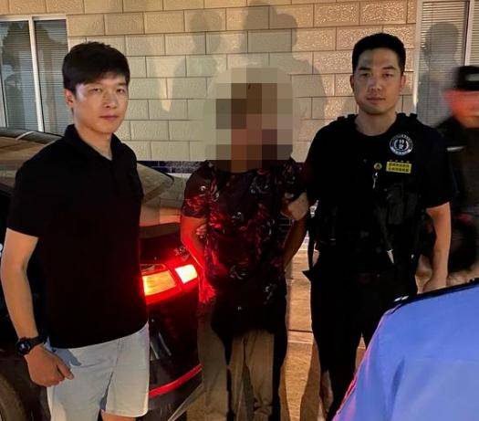 女士|女子穿金戴银被抢，对方却只夺走一根28元的跳绳？？他这样解释……