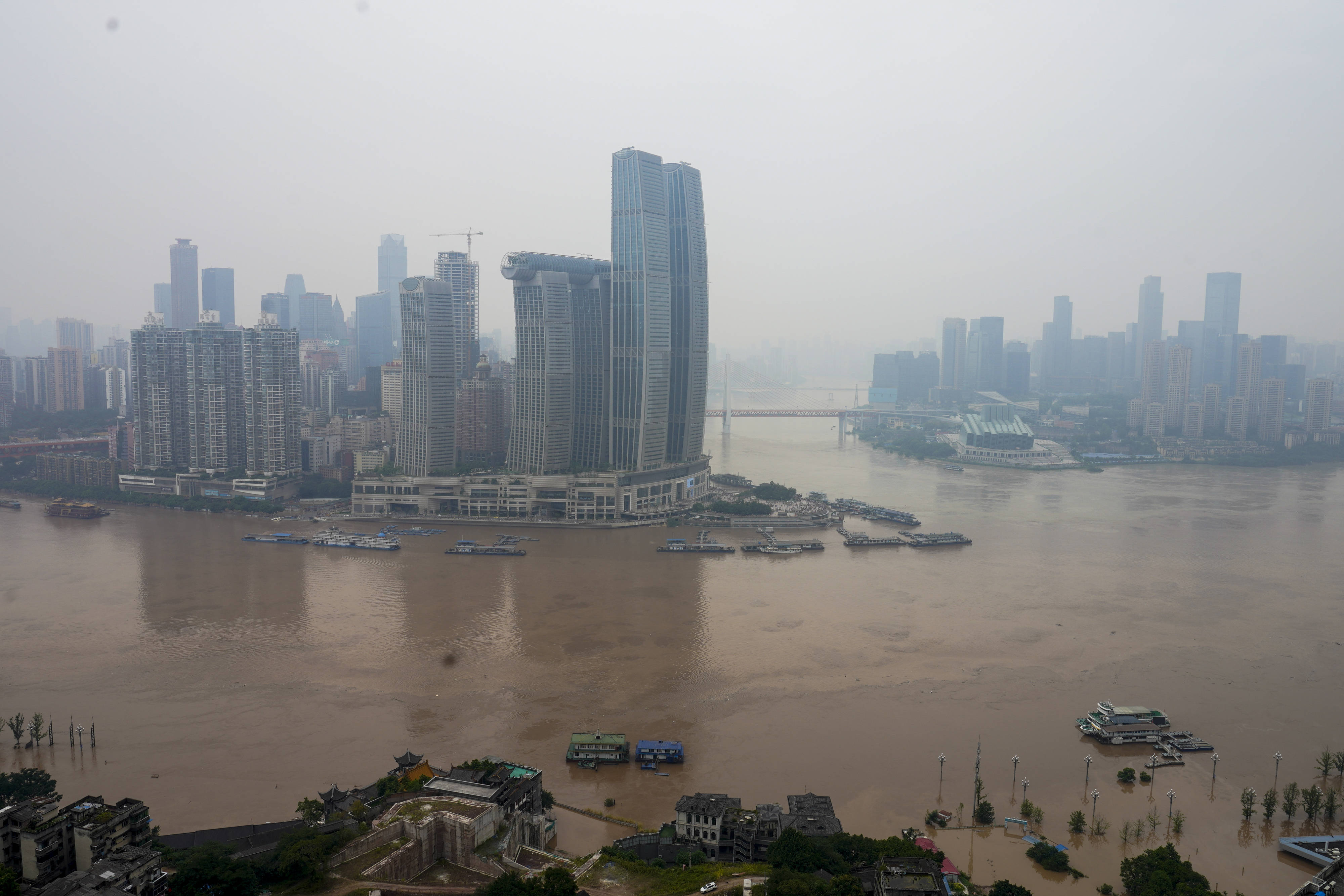 降雨量大洪水前后叠加多流汇集专家解读重庆遭遇大洪水成因