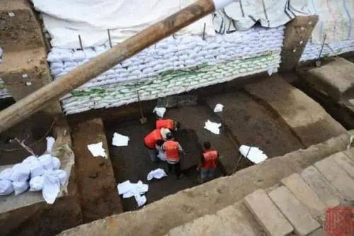 沈阳故宫|沈阳故宫北侧挖出一批宝贝 以青花瓷器居多