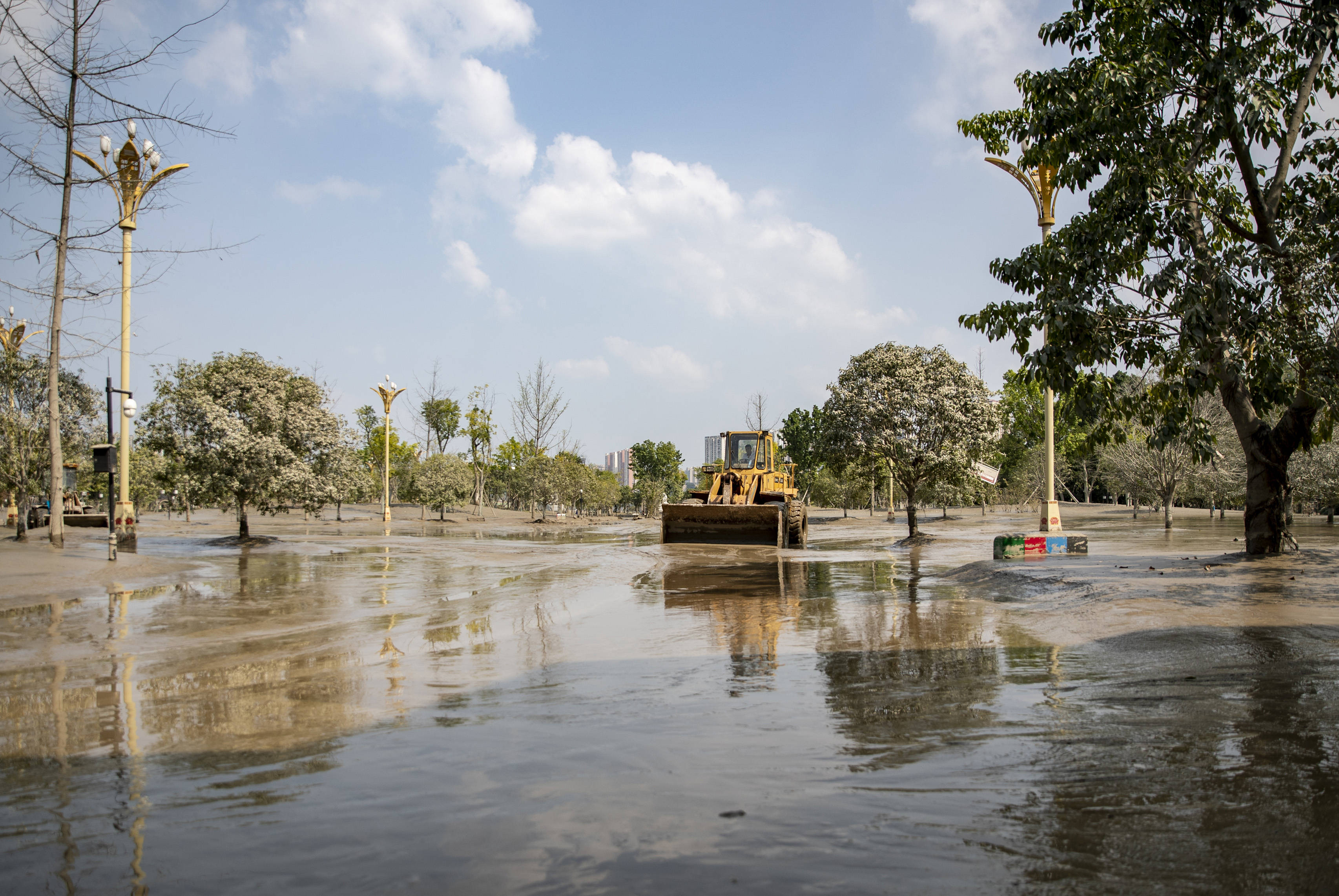 桂林街道|重庆潼南：齐心协力恢复家园