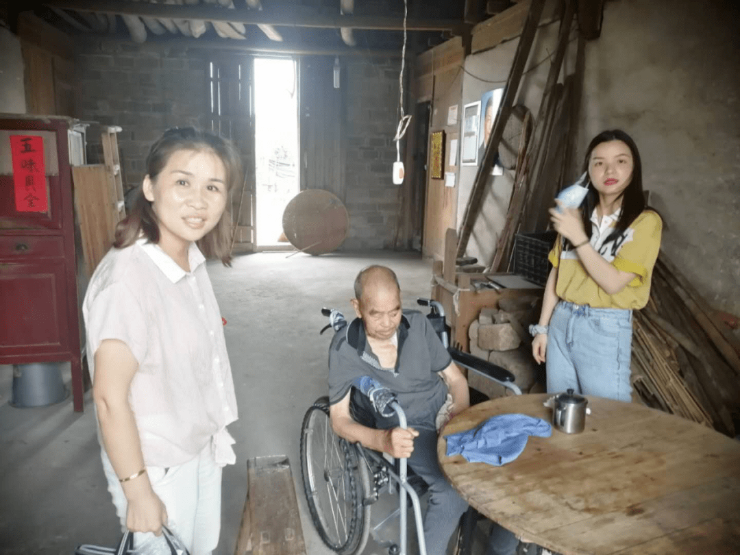 夫妻爱情感人故事 c773ed46e227488fbf7bce601e8ceee4.png